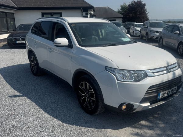Mitsubishi Outlander SUV, Diesel, 2015, White