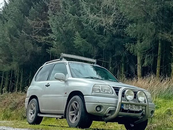 Suzuki Grand Vitara SUV, Petrol, 2002, Silver