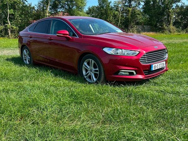 Ford Mondeo Hatchback, Diesel, 2018, Red