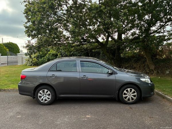 Toyota Corolla Saloon, Diesel, 2011, Grey