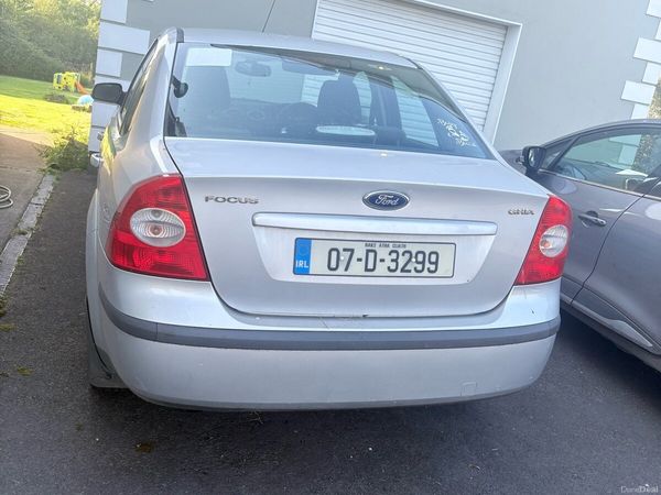 Ford Focus Saloon, Petrol, 2007, Silver
