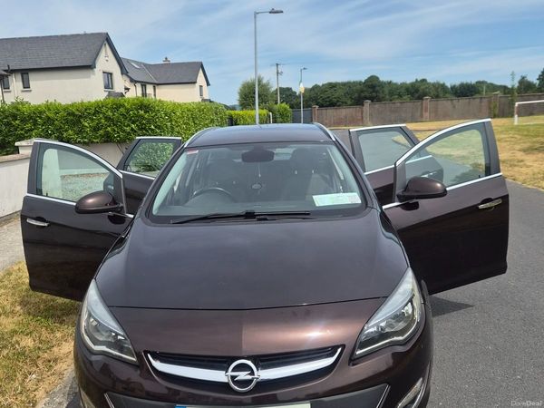 Opel Astra Estate, Diesel, 2014, Brown