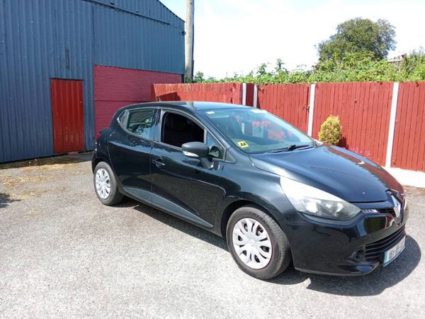 Renault Clio Hatchback, Petrol, 2016, Black