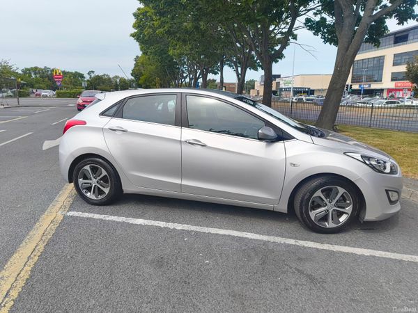 Hyundai i30 Hatchback, Petrol, 2015, Silver