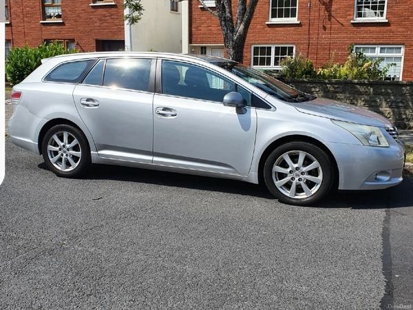 Toyota Avensis Estate, Diesel, 2009, Silver