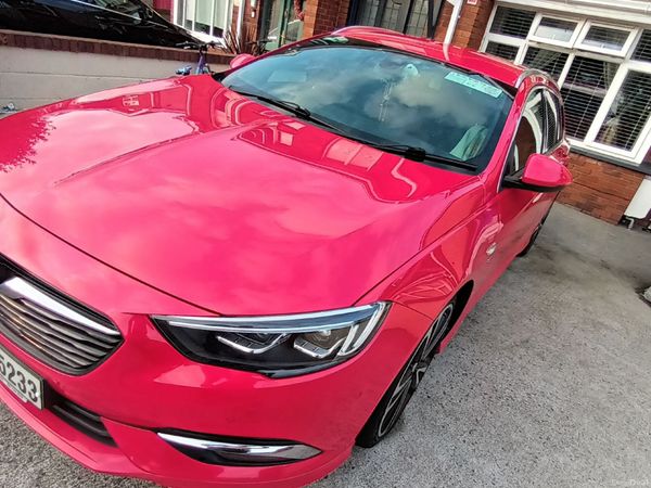 Vauxhall Insignia Estate, Diesel, 2018, Red