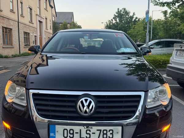 Volkswagen Passat Saloon, Petrol, 2009, Black