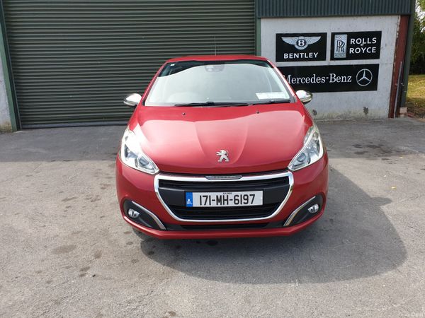 Peugeot 208 Hatchback, Petrol, 2017, Red