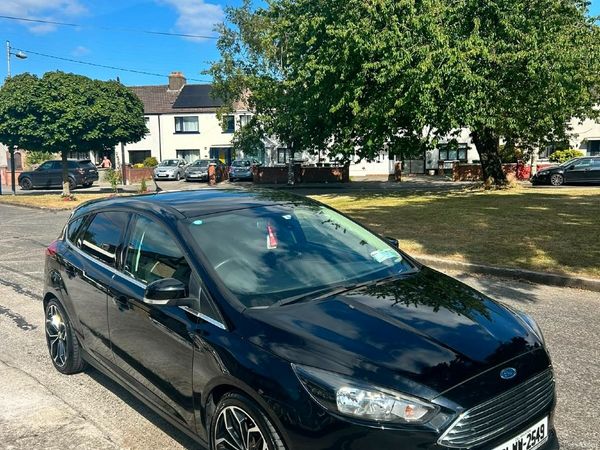 Ford Focus Hatchback, Diesel, 2016, Black