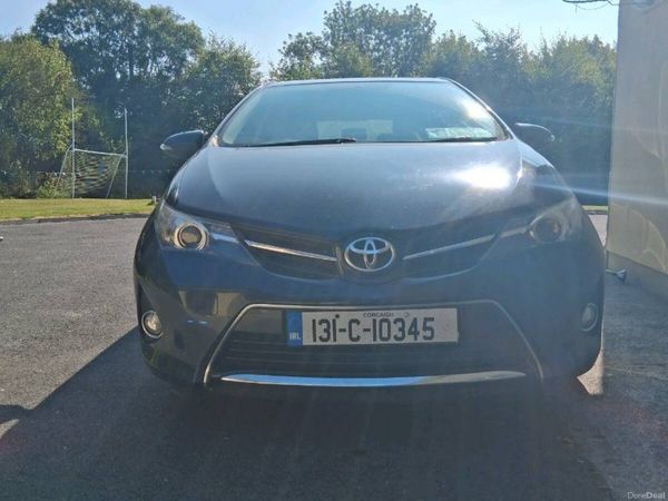 Toyota Auris Hatchback, Diesel, 2013, Grey