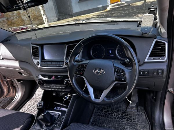 Hyundai Tucson SUV, Diesel, 2016, Beige