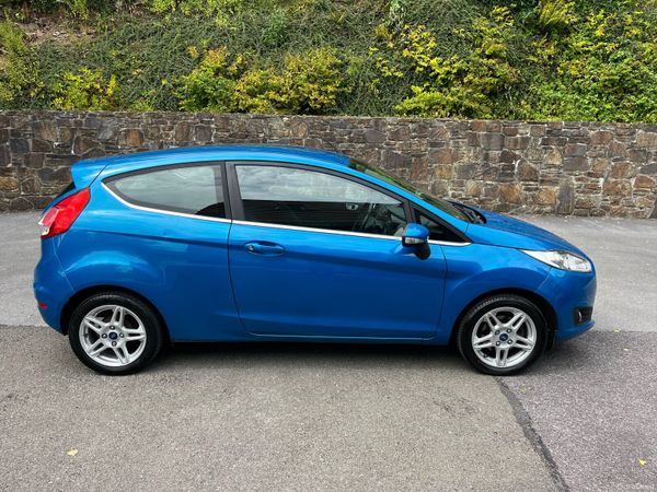 Ford Fiesta Hatchback, Petrol, 2013, Blue