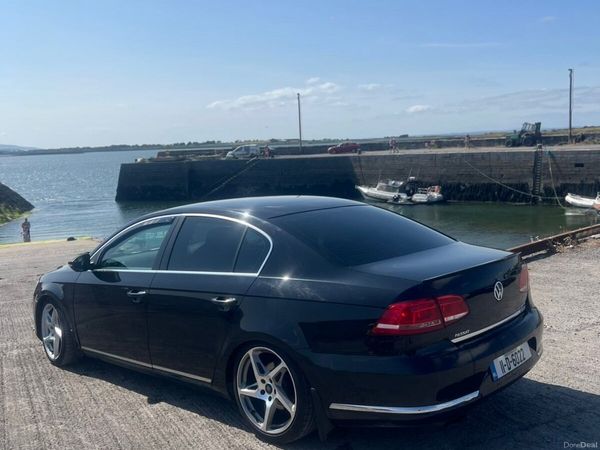 Volkswagen Passat Saloon, Diesel, 2011, Black