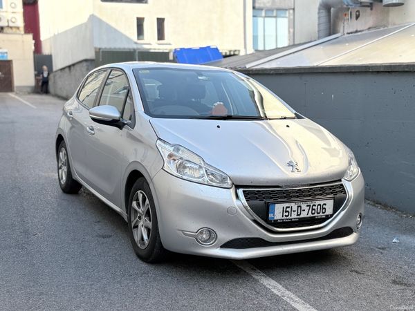 Peugeot 208 Hatchback, Petrol, 2015, Grey