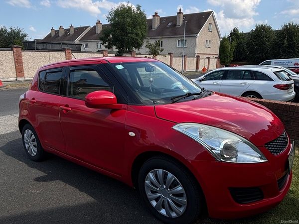 Suzuki Swift Hatchback, Petrol, 2013, Red