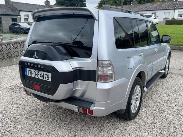 Mitsubishi Pajero SUV, Diesel, 2017, Silver