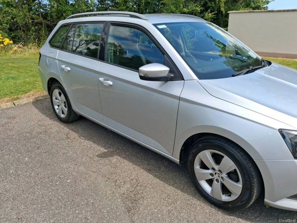 Skoda Fabia Estate, Petrol, 2016, Silver
