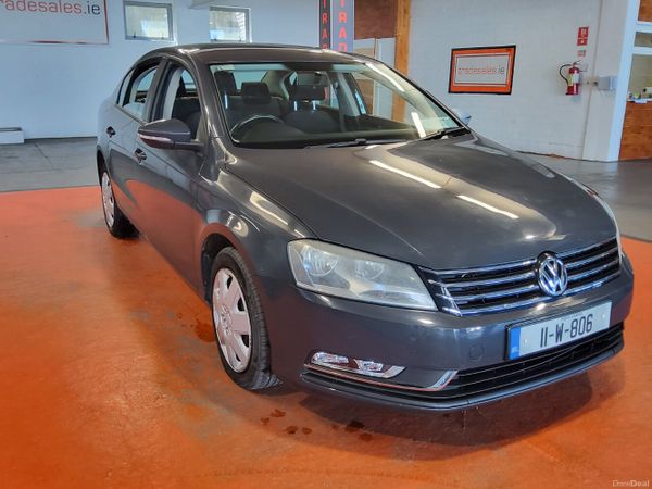 Volkswagen Passat Saloon, Diesel, 2011, Grey