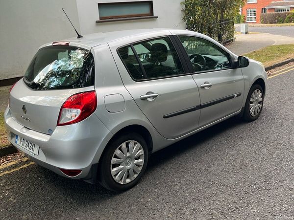 Renault Clio Hatchback, Ethanol Petrol, 2011, Silver