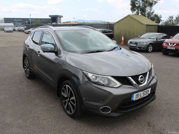 Nissan Qashqai Hatchback, Diesel, 2015, Grey