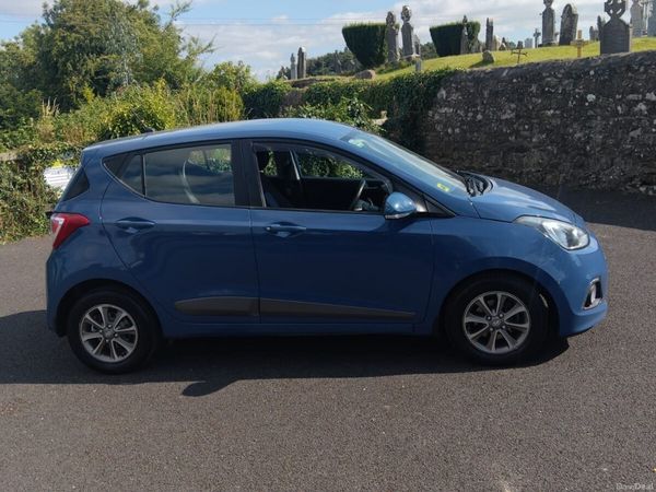 Hyundai i10 Hatchback, Petrol, 2015, Blue