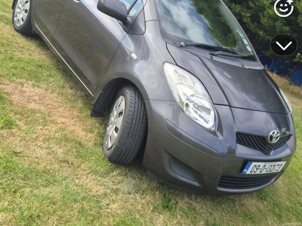 Toyota Yaris Hatchback, Petrol, 2009, Grey