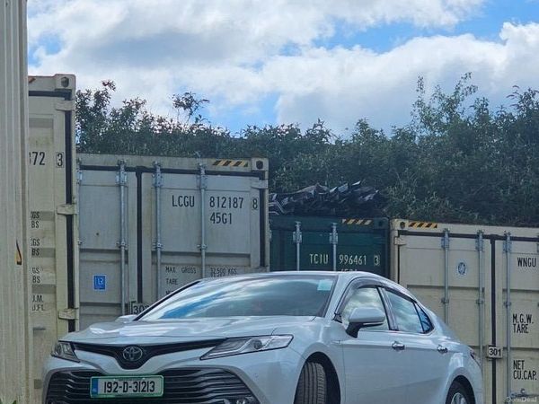 Toyota Camry Saloon, Petrol Hybrid, 2019, White