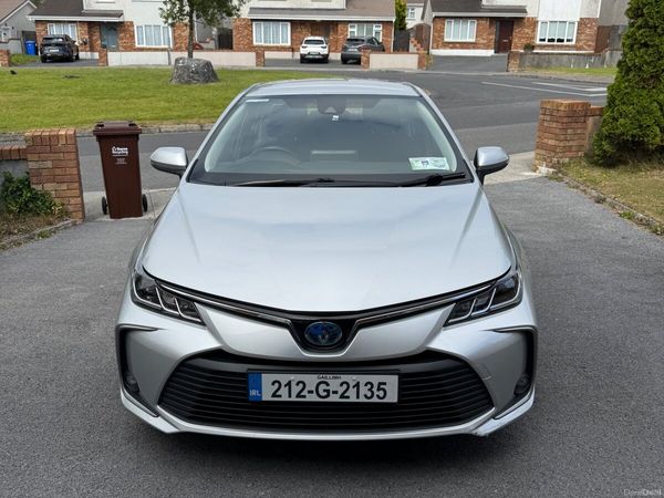 Toyota Corolla Saloon, Petrol Hybrid, 2021, Grey
