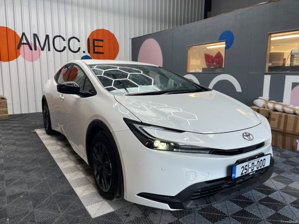 Toyota Prius Estate, Petrol, 2025, White