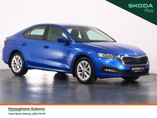 Skoda Octavia Hatchback, Petrol, 2022, Blue