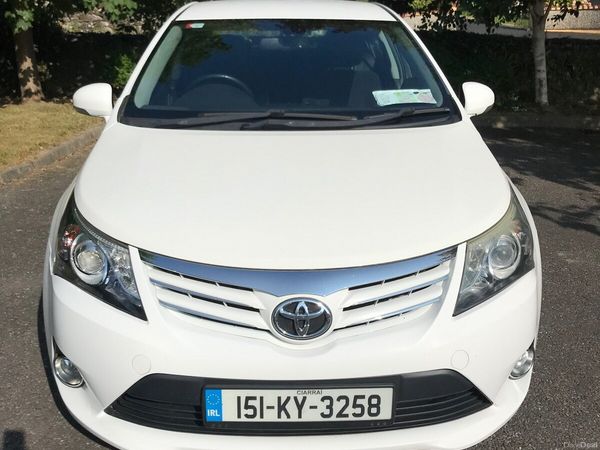 Toyota Avensis Saloon, Diesel, 2015, White