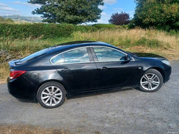 Vauxhall Insignia Hatchback, Diesel, 2012, Black