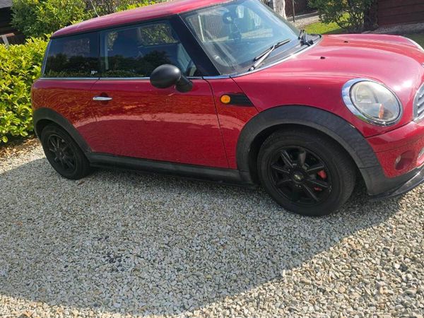 Mini First Hatchback, Petrol, 2010, Red