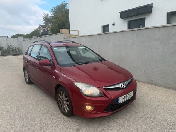 Hyundai i30 Estate, Diesel, 2011, Red