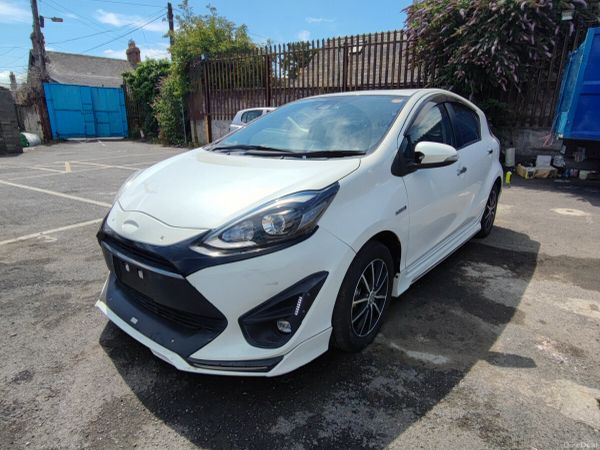 Toyota Aqua Hatchback, Petrol Hybrid, 2018, White
