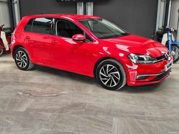 Volkswagen Golf Hatchback, Diesel, 2019, Red