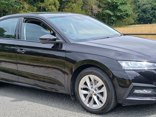 Skoda Octavia Saloon, Diesel, 2024, Black