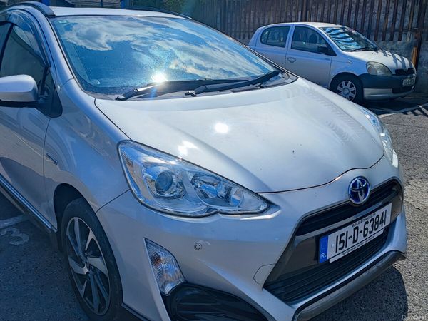 Toyota Aqua Hatchback, Petrol Hybrid, 2015, White