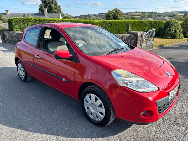 Renault Clio Hatchback, Ethanol Petrol, 2010, Red