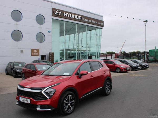 Kia Sportage SUV, Petrol Hybrid, 2023, Red
