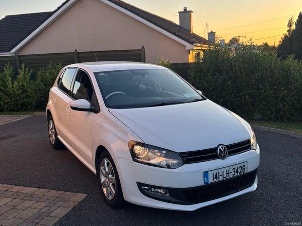 Volkswagen Polo Hatchback, Petrol, 2014, White