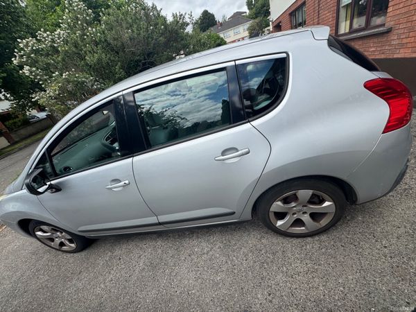 Peugeot 3008 MPV, Diesel, 2010, Silver