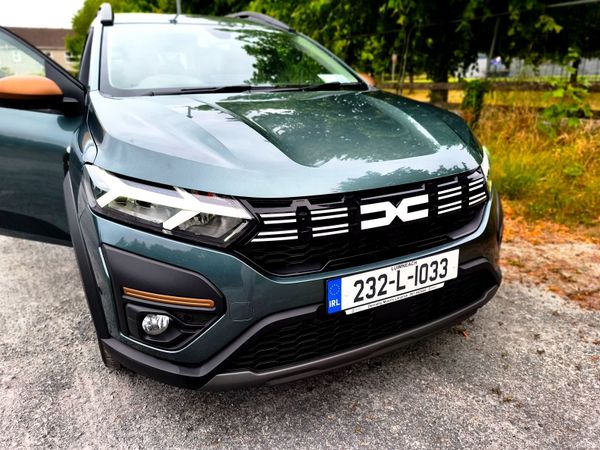 Dacia Jogger MPV, Petrol, 2023, Green