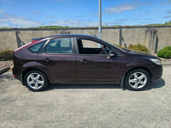 Ford Focus Hatchback, Petrol, 2008, Purple