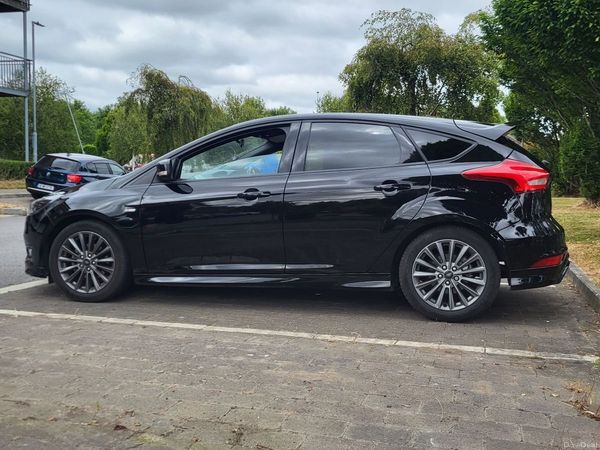 Ford Focus Hatchback, Petrol, 2018, Black