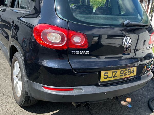 Volkswagen Tiguan SUV, Diesel, 2010, Black