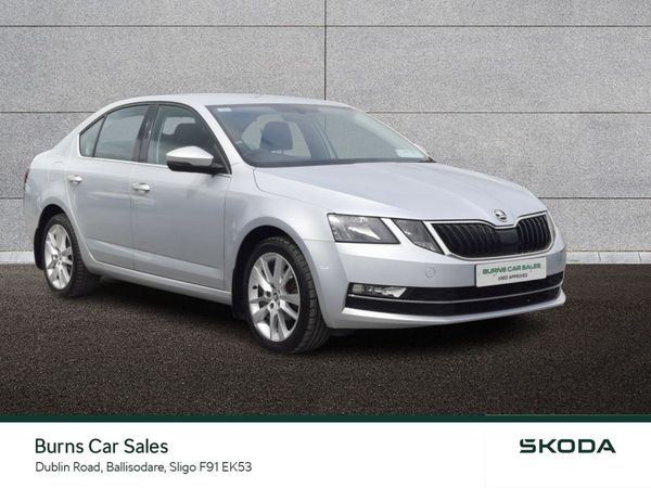 Skoda Octavia Saloon, Diesel, 2018, Grey