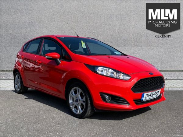 Ford Fiesta Hatchback, Petrol, 2017, Red