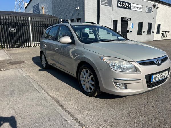Hyundai i30 Estate, Diesel, 2010, Silver