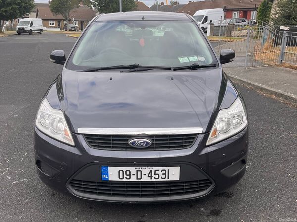 Ford Focus Hatchback, Petrol, 2009, Grey